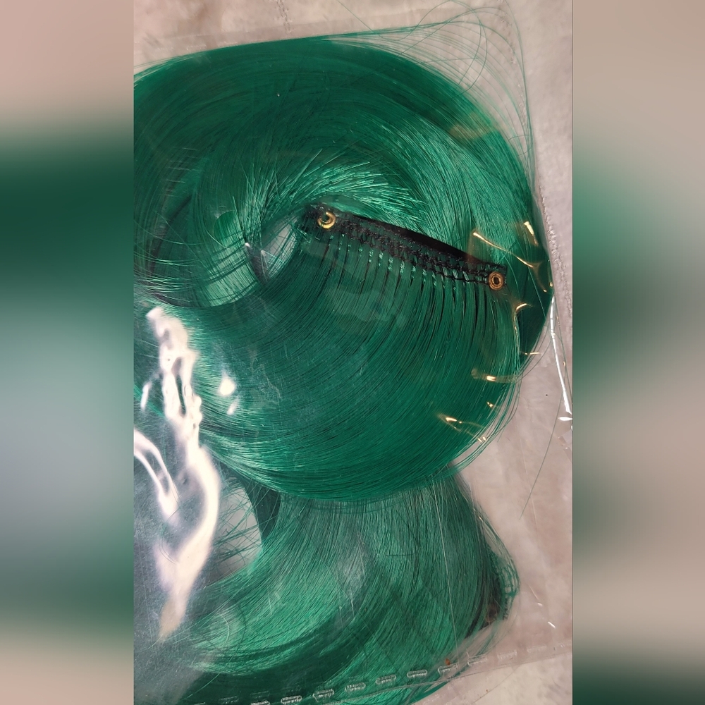 Emerald Green Hair Extensions By Feshfen, 5 Clips 22" Long - Picture 6 of 8